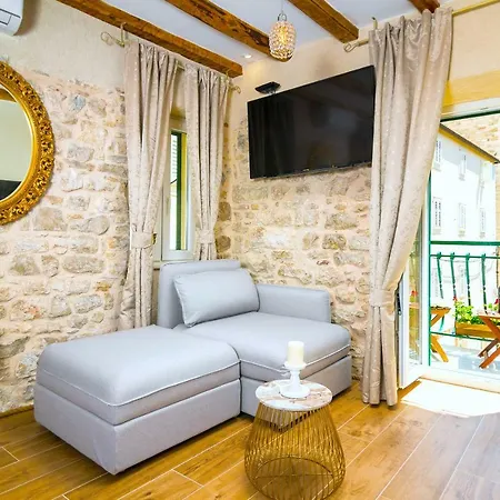 Pensionat Lux Aurelius In Centre Old Town