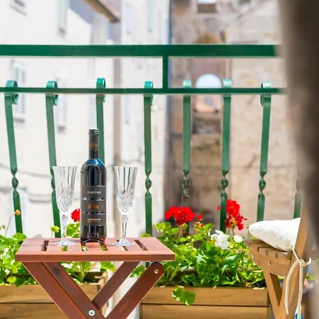 Lux Aurelius In Centre Old Town Split