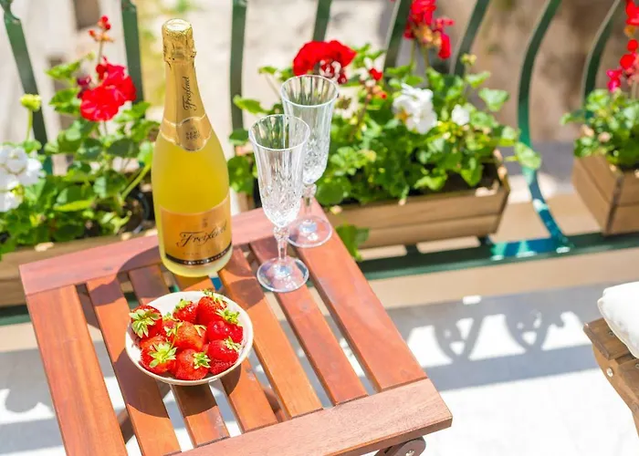 Lux Aurelius In Centre Old Town