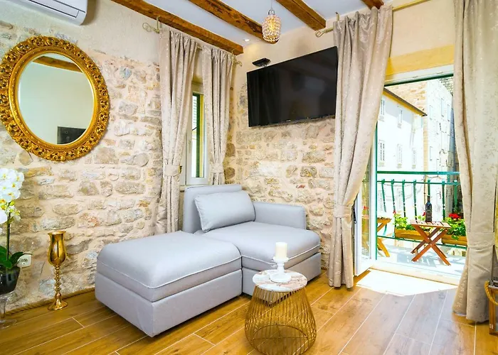 게스트하우스 Lux Aurelius In Centre Old Town