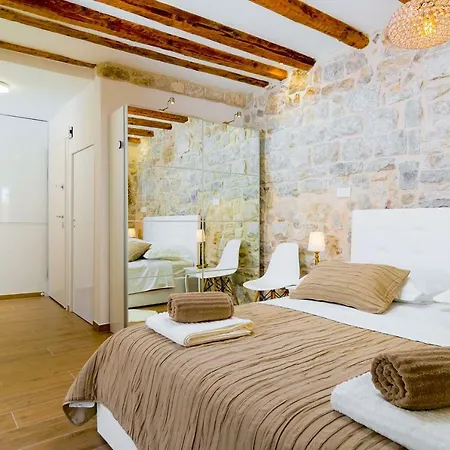 Lux Aurelius In Centre Old Town Split